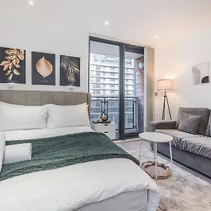 The Canary Hub Apartment London